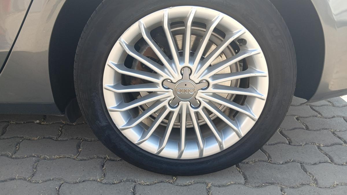 A4 Avant 2.0 TDI 177CV Quattro S-Tronic