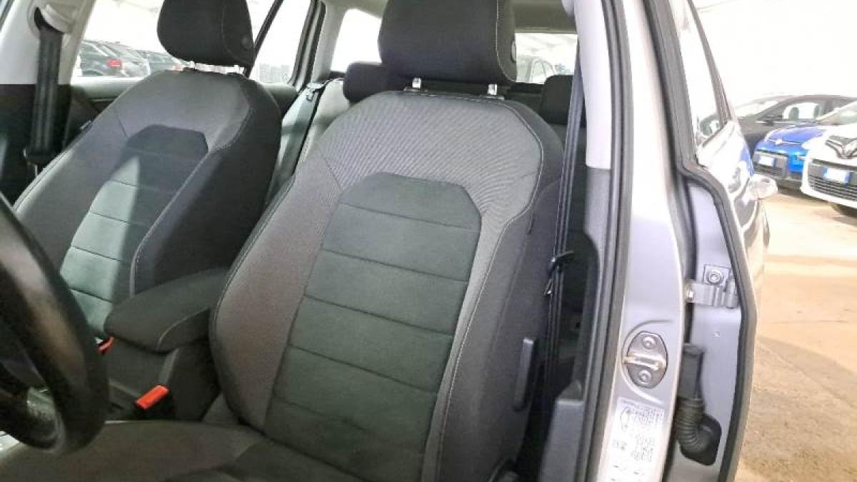 Volkswagen Golf Variant 1.6 Tdi DSG