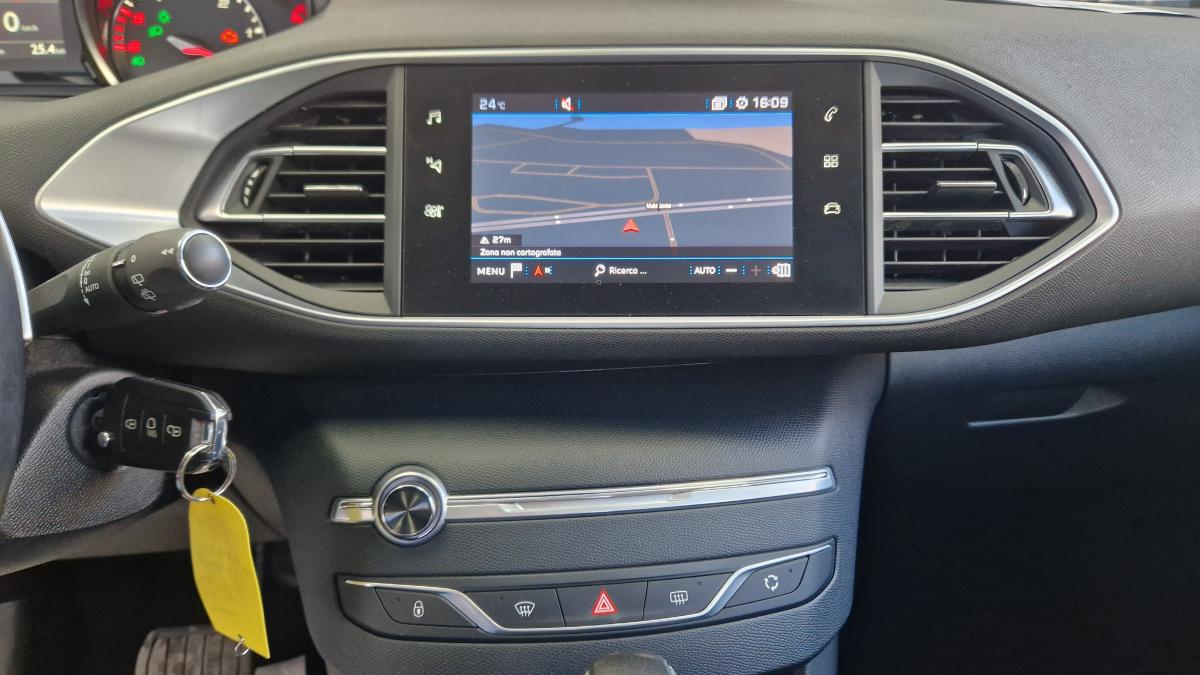 Peugeot 308 BlueHDi 130 EAT8 Business