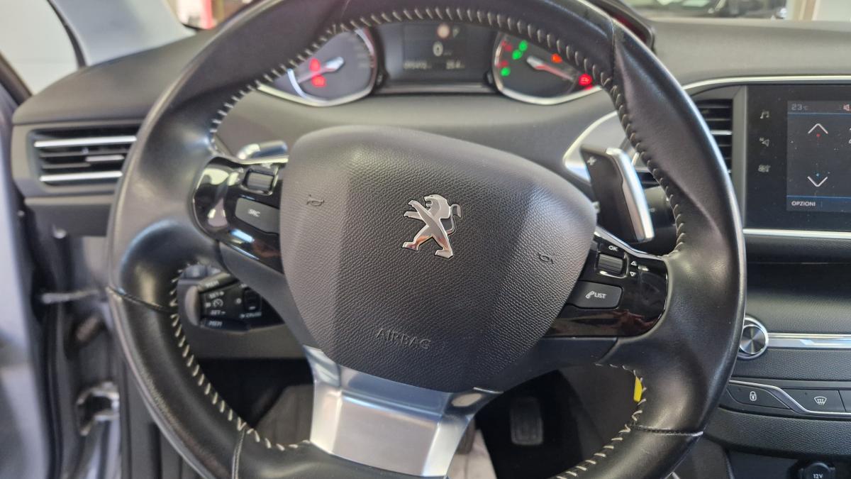 Peugeot 308 BlueHDi 130 EAT8 Business