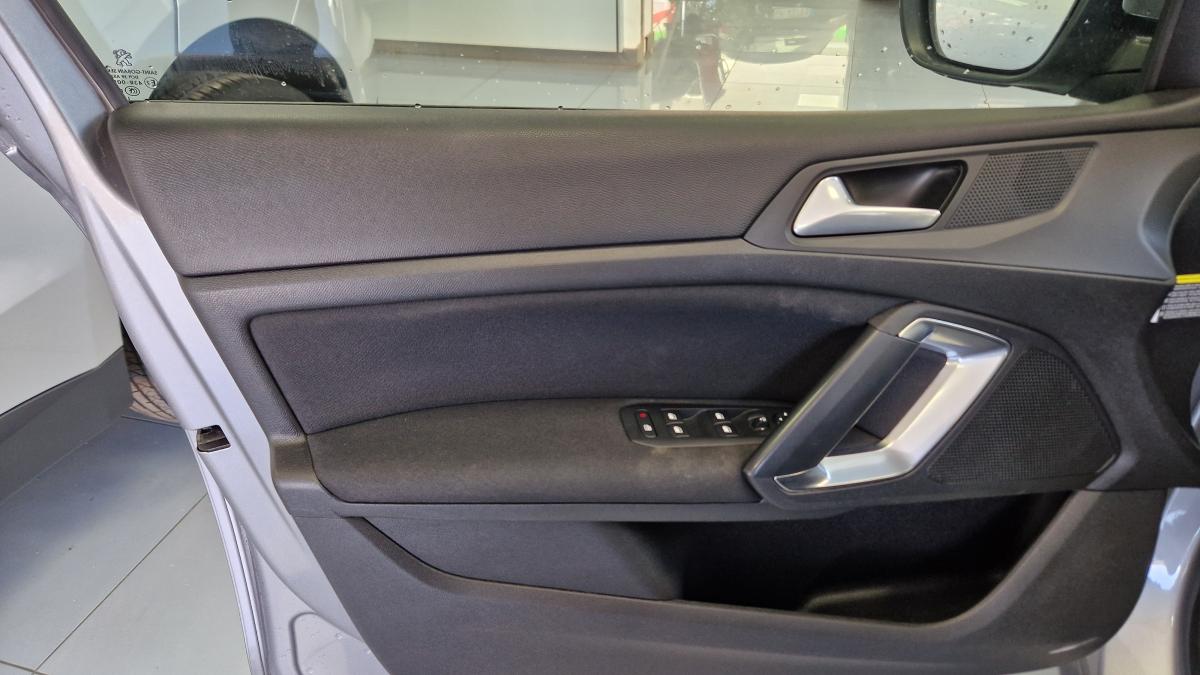 Peugeot 308 BlueHDi 130 EAT8 Business