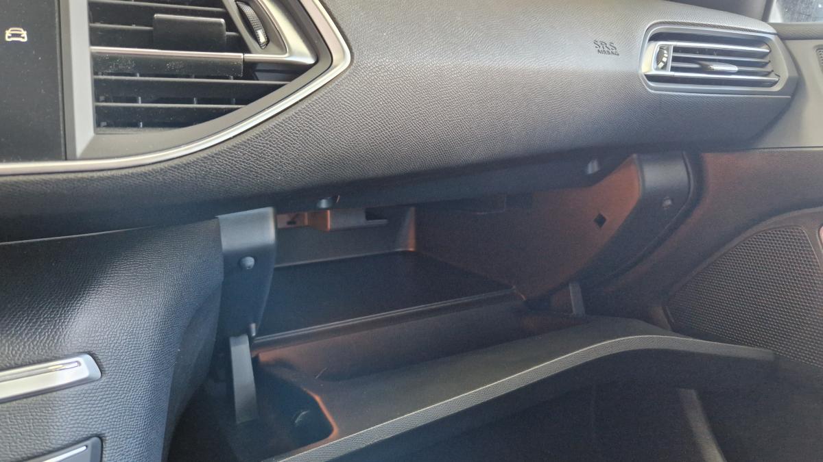 Peugeot 308 BlueHDi 130 EAT8 Business