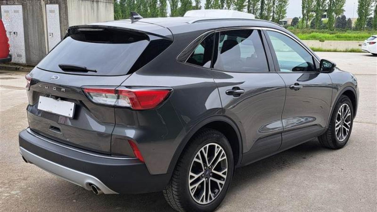Ford Kuga 1.5 120 CV aut. 2WD Titanium Business