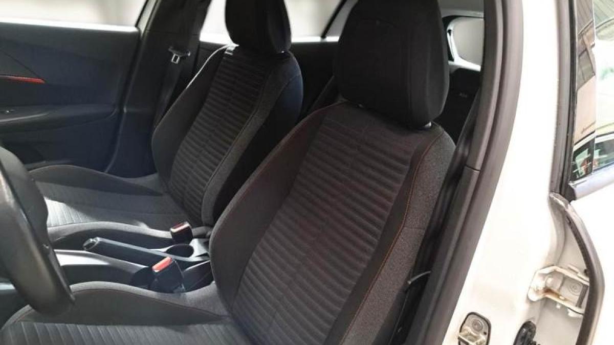 Peugeot 2008 1.2 PureTech 100cv Active