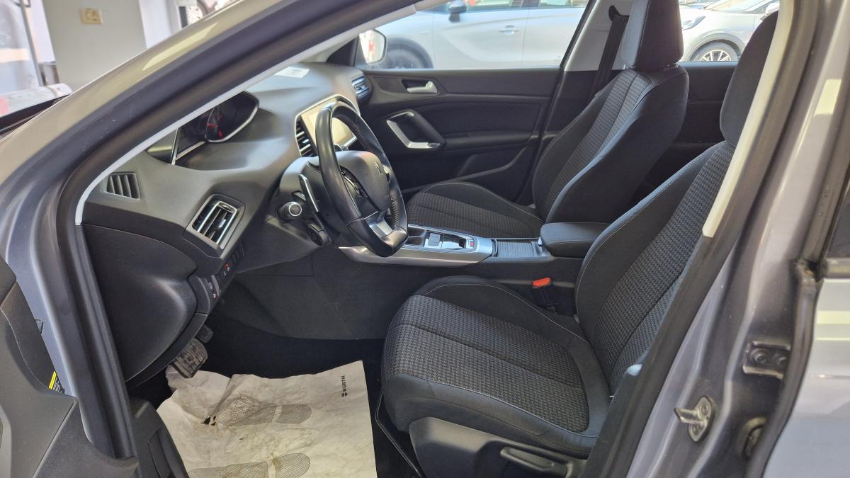 Peugeot 308 BlueHDi 130 EAT8 Business