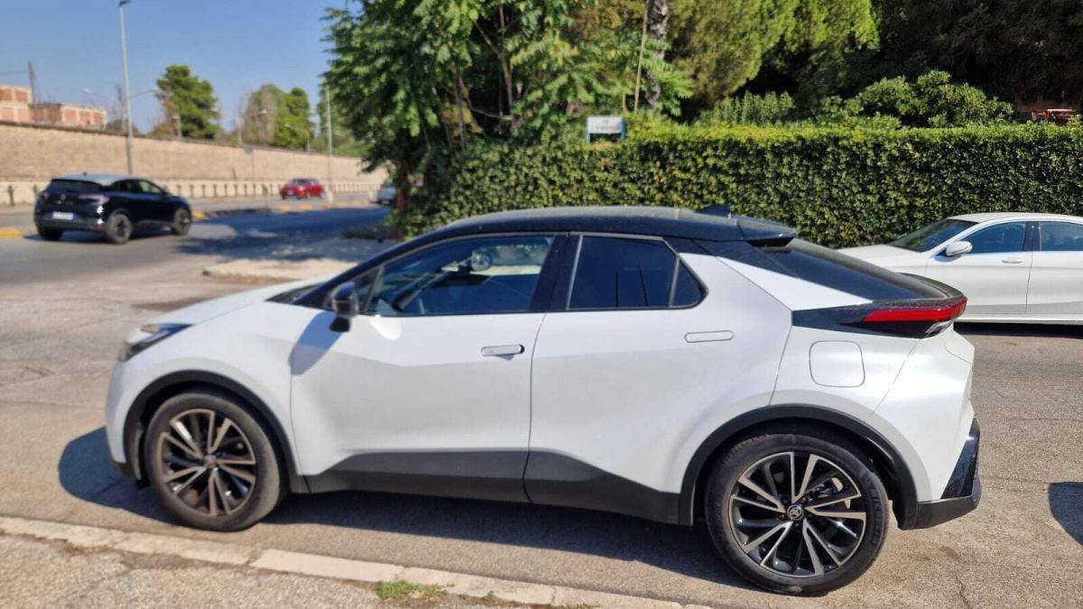 Toyota C-HR 1.8 HV 98cv Lounge