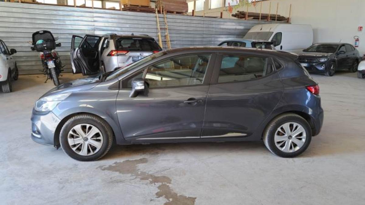 Renault Clio 1.0 TCe 75 CV  5 porte Business 244